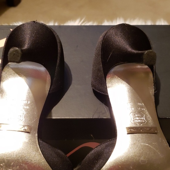 Black Heels by Nina - Picture 5 of 7